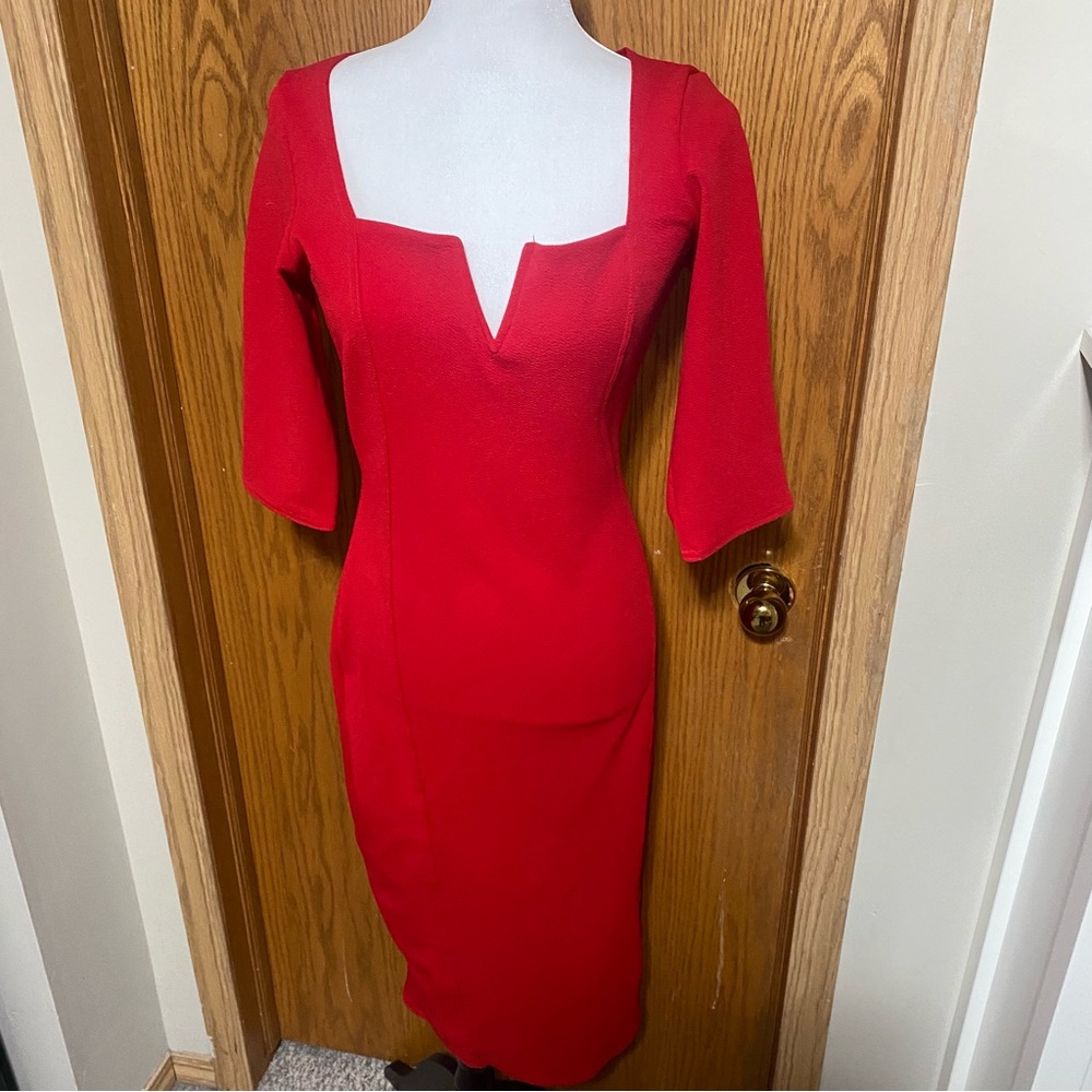 Beautiful red v-neck bodycon style dress